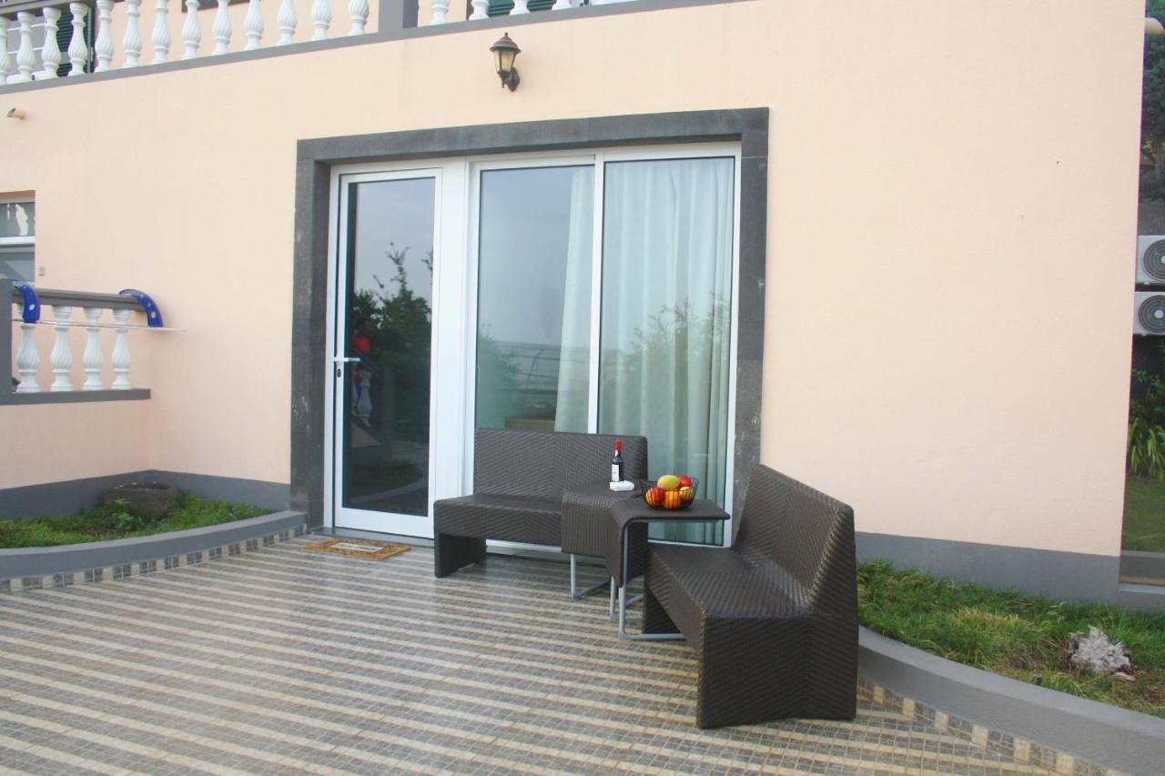 Lugar Dos Louros 2 Apartment Estreito Da Calheta Bagian luar foto