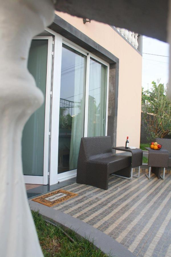 Lugar Dos Louros 2 Apartment Estreito Da Calheta Bagian luar foto
