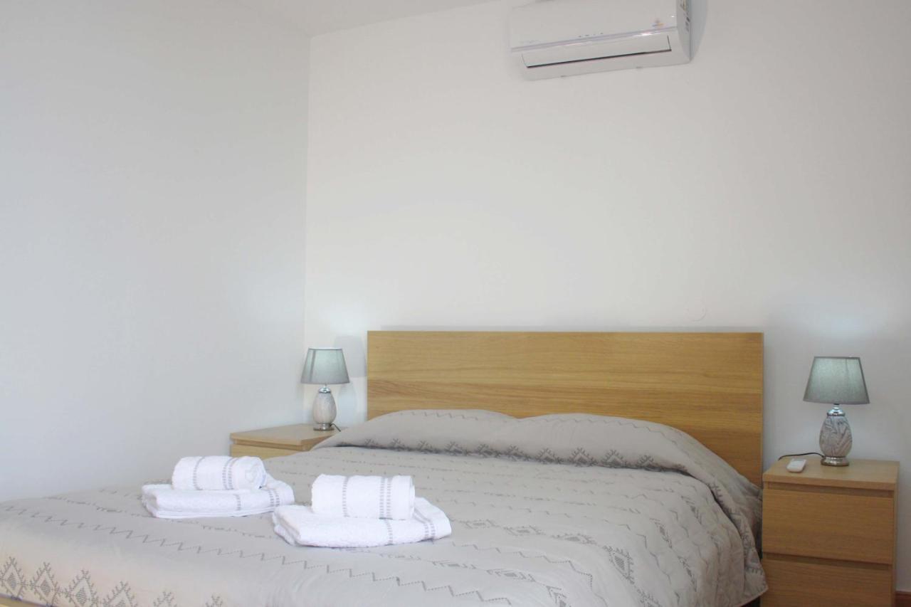 Lugar Dos Louros 2 Apartment Estreito Da Calheta Bagian luar foto