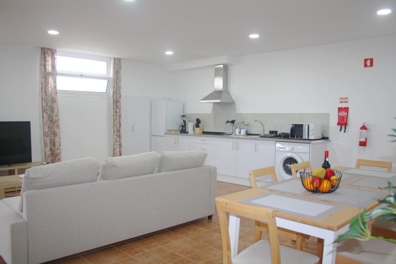 Lugar Dos Louros 2 Apartment Estreito Da Calheta Bagian luar foto